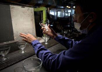 Стоимость газа напрямую повлияла на производство стекла, которое может быть приостановлено 