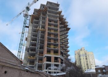 Строительство новой многоэтажки в центре Киева будет продолжено 