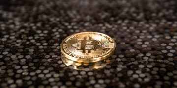 Стоимость криптовалют продолжает стремительно снижаться