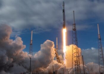 На земной орбите появиться новая партия спутников Starlink от SpaceX   