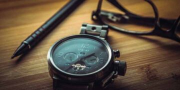 Как выгодно продать швейцарские часы сегодня в Киеве