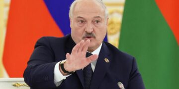 Лукашенко: “Если Россия падет, все мы становимся обреченными”, и выразил недовольство к НАТО