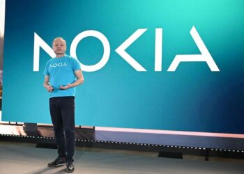 Генеральний директор Nokia Пекка Лундмарк здійснив перший у світі телефонний дзвінок за допомогою нової технології під назвою “імерсивне аудіо та відео”.